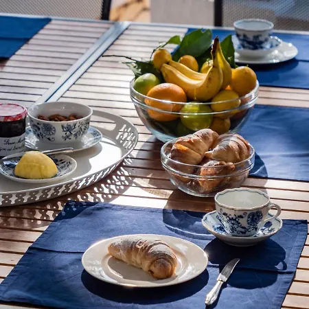 Вилла Luxury On The With Sunny Garden, Parking