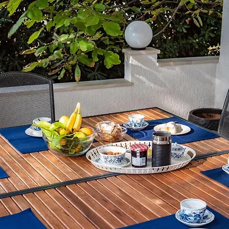 Вилла Luxury On The With Sunny Garden, Parking Сегет-Враница