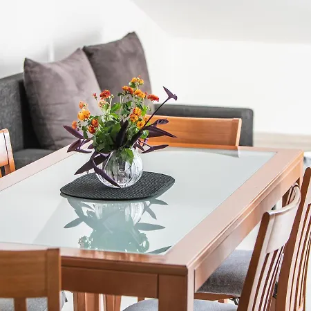 Luxury On The With Sunny Garden, Parking Сегет-Враница