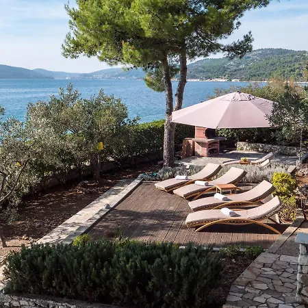 Luxury On The With Sunny Garden, Parking Вилла *