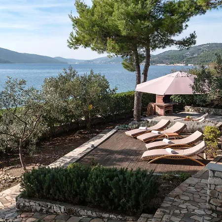 Luxury On The With Sunny Garden, Parking Вилла *