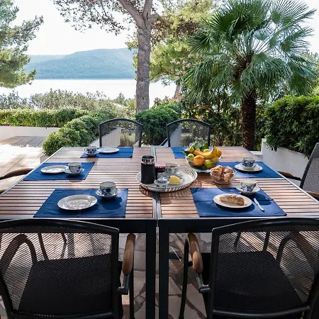 Luxury On The With Sunny Garden, Parking Вилла *