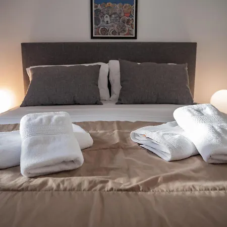 Luxury On The With Sunny Garden, Parking *