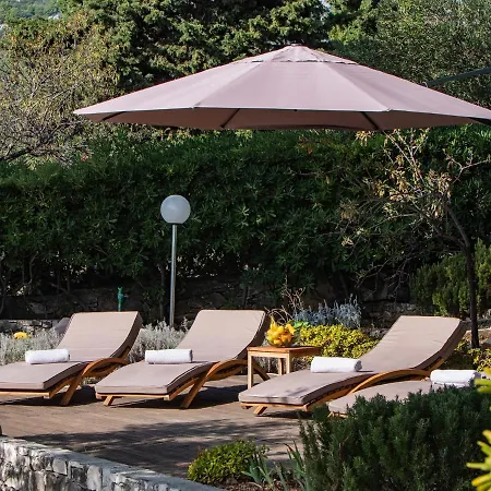 Luxury On The With Sunny Garden, Parking Сегет-Враница