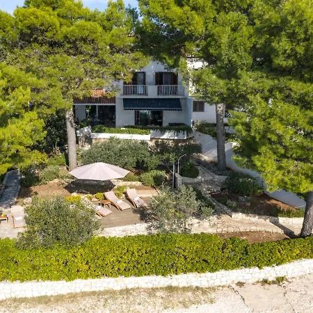 Luxury On The With Sunny Garden, Parking Вилла *